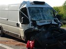 Nehoda dod�vky, jej� �idi� narazil do kamionu, zkomplikovala provoz na R6 u...