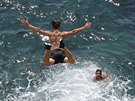V Evrop panují tropická vedra. Moe u Marseille vybízí ke skokm do vody (3....