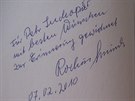 Petru Suchopárovi se vak podepsal i do své knihy v eském pekladu.