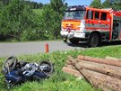 Motocyklista se ve Velkých Karlovicích na Vsetínsku ván zranil pi sráce s...