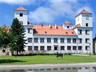 Zámek Bu�ovice