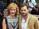 Jamie Dornan a A�a Geislerov� na festivalu v Karlov�ch Varech