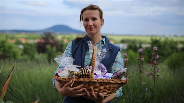 Anna Nov Kuerov zaala s pstovnm levandule na prodej na matesk dovolen. Nyn u m s manelem tyi polka a uvauj o dalch.