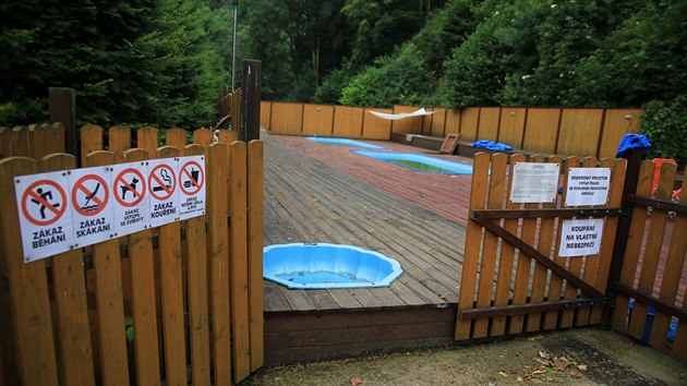 Kemp brzy zaplní děti dalšího táborového turnusu, bazénky však prozatím zůstanou zavřené.