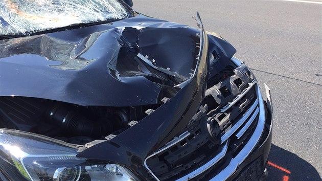 Auto na dlnici D1 na praskm Chodov srazilo chodce, ten nepeil (1.7.2015)