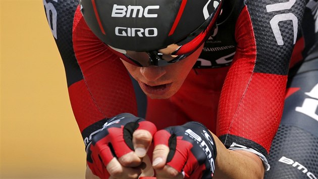 ZA VTZSTVM. Rohan Dennis na trati vodn asovky na Tour de France.