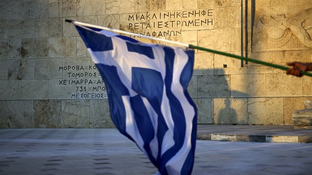 Ped eckým parlamentem v Aténách ve tvrtek veer protestovaly tisíce...