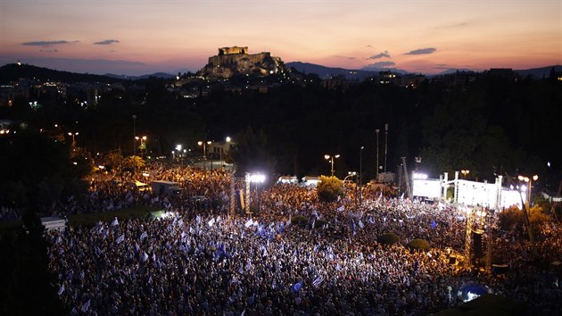 Demonstrace ek, kte podporuj dohodu s viteli (3. ervence 2015).