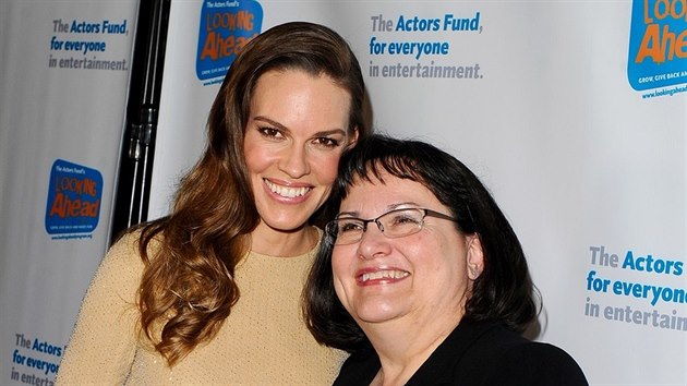 Hillary Swankov se svou matkou Judy v roce 2014