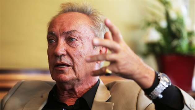 Udo Kier pijel do Var pedstavit snmky Zero a Zakzan komnata (8. ervence 2015).