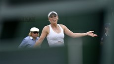 Dánská tenistka Caroline Wozniacká mla v utkání 2. kola Wimbledonu s...