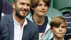 Na tenis do Londýna dorazil i fotbalista David Beckham se synem.