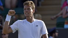 POSTUP. Tomá Berdych si ve Wimbledonu zahraje osmifinále.