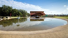 Sportovn-relaxaní komplex leí v klidné oblasti v bezprostední blízkosti...