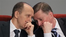 Alexandr Bortnikov a vedoucí kanceláe ruského prezidenta Sergej Ivanov. Oba...