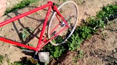 Proorávadlo na brambory vyrobené ze starého kola