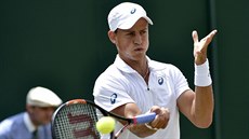 Vasek Pospisil v osmifinále Wimbledonu.