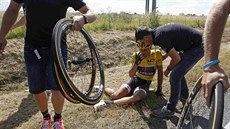 Fabian Cancellara po pádu 60 kilometr ped cílem tetí etapy Tour de France.