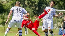 Momentka z p�ípravného duelu mezi Hradcem Králové (bílá) a Brnem