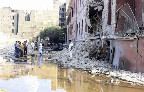 Budovu italského konzulátu v centru Káhiry zdemolovala silná exploze (11....