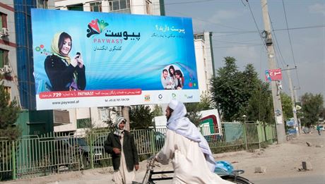 Mobilní internet a sociální sít jsou mocným nástrojem pro afghánské eny.