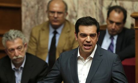 Balíek nechceme, ale hlasujme pro nj, vyzýval poslance ecký premiér Tsipras.