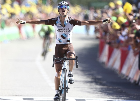 DOMÁCÍ VÍTZ. Francouz Alexis Vuillermoz z týmu AG2R vyhrál etapu Tour de...