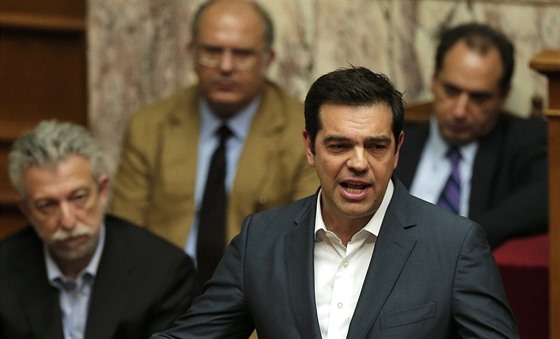 Balíček nechceme, ale hlasujme pro něj, vyzýval poslance řecký premiér Tsipras.