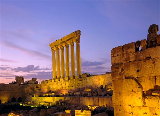 Ruiny Jupiterova chrámu v libanonském Baalbeku, oblíbené turistické destinace v...