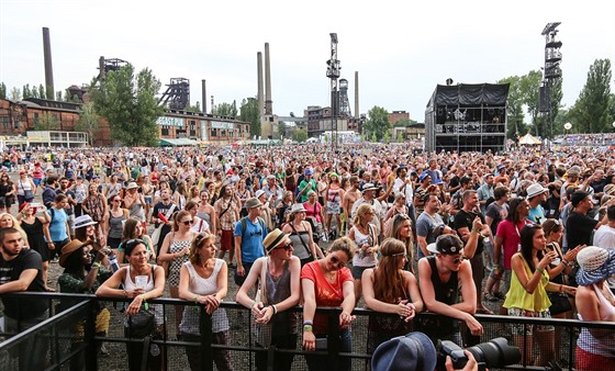 Na festival Colours of Ostrava přijíždějí desítky tisíc lidí. A není zapovězen ani hendikepovaným.