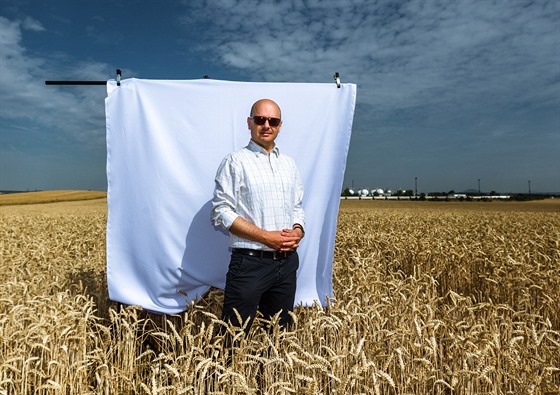 Fotoreportér Petr Topič na vlastním autoportrétu před tím, než vyrazil na Letní...