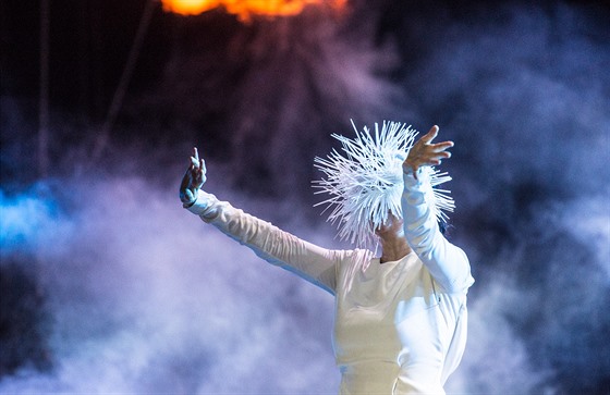 Urit nejdiskutovanjí vystupující na letoním festivalu Colours of Ostrava se stala islandská umlkyn Björk.