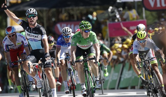 Mark Cavendish se raduje z triumfu v sedmé etap Tour de France. Porazil i...