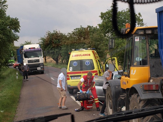 Hasii museli vystíhat z auta zaklínnou enu.