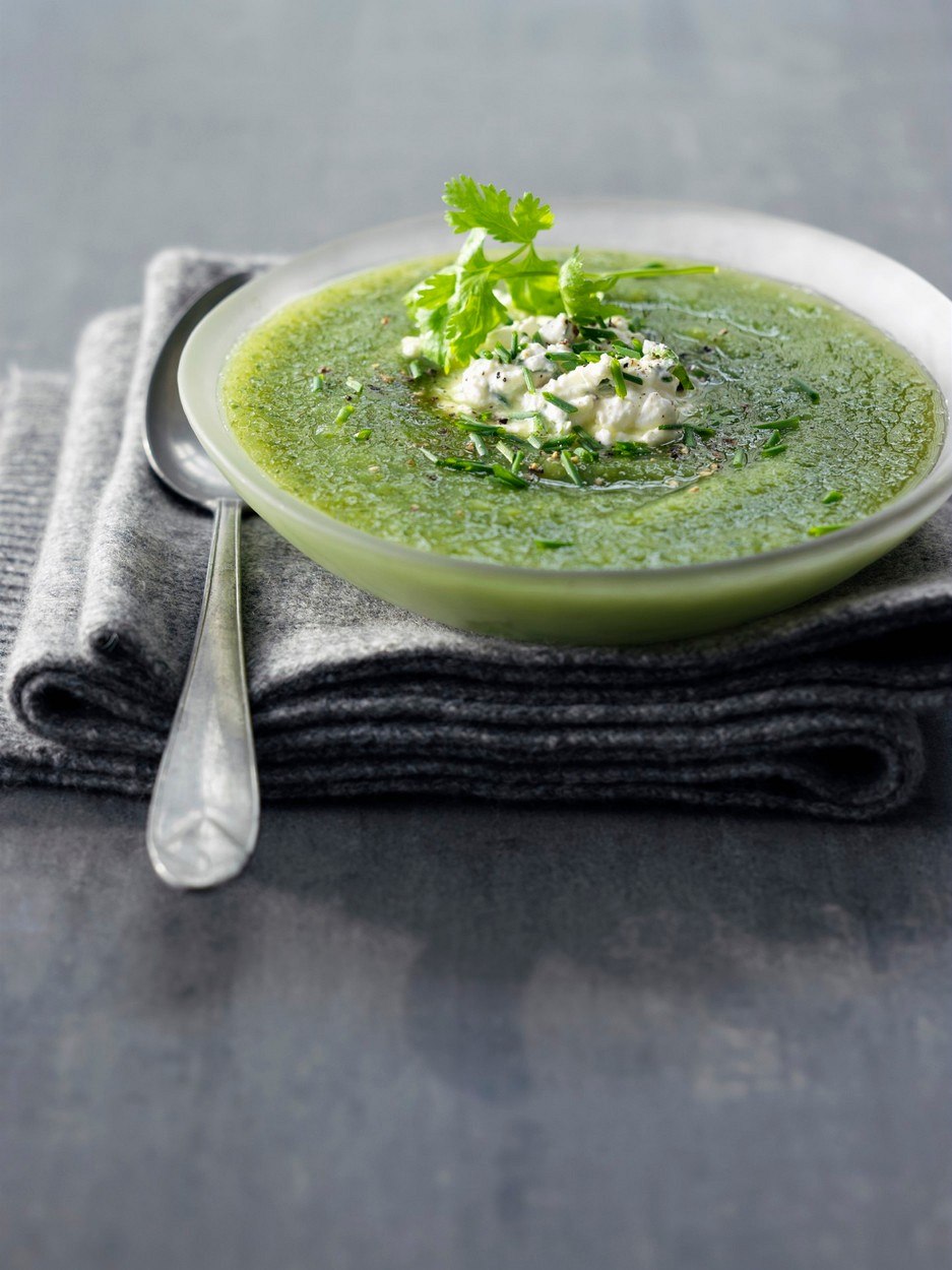 Studená okurková polévka