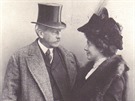 Constance Lowellová a Percival Lowell v roce 1908 na své svatb.