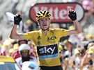 Chris Froome slaví drtivý triumf v desáté horské etap Tour de France.