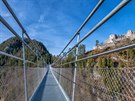 Nejdelí pí lanový most na svt v tyrolském Reutte spojuje dva vrcholy s...