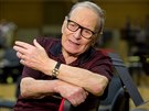 Ennio Morricone v praském studiu pi nahrávání filmové hudby k westernu The...