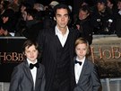 Nick Cave a jeho dvojata Arthur a Earl (Londýn, 12. prosince 2012)