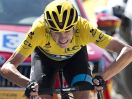 Chris Froome de ve stoupn v dest horsk etap Tour de France.