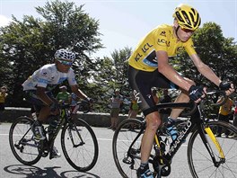 Chris Froome v dest etap Tour de France, za nm lape Nairo Quintana.
