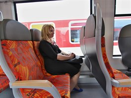 Moderní sedadla poskytují dostatek místa pro nohy cestujících. Pokud dopravce...