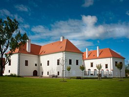 Rekonstrukce zámku Vale z dílny architekta Radka Martika