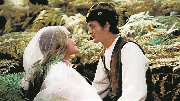 Magda Vryov a Ivan Palch v hlavnch rolch filmov pohdky Princ Bajaja (1971)