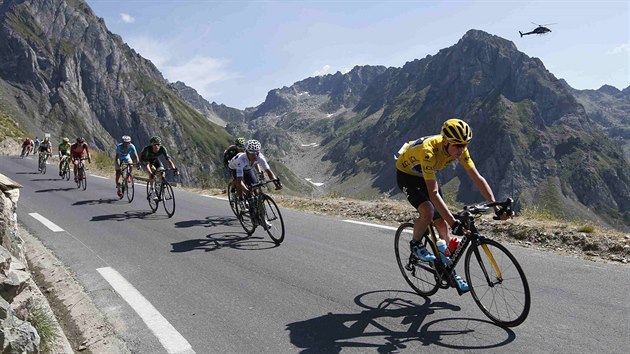 Britsk cyklista Chris Froome na trati 11. etapy Tour de France.