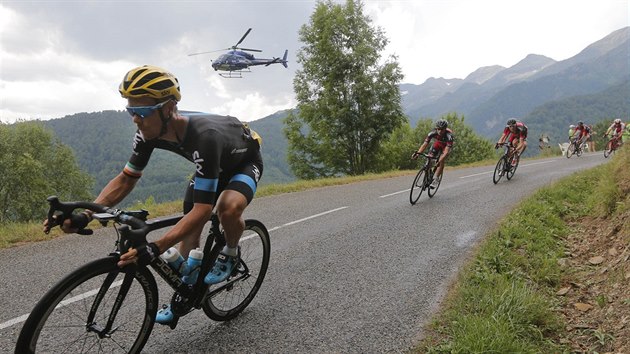 Irsk cyklista Nicolas Roche, pomocnk lutho Chrise Frooma, bojuje ve 12. etap Tour de France.
