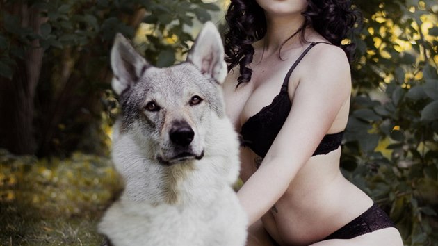 MOgirl Yuliya, krsn Ukrajinka s vlky