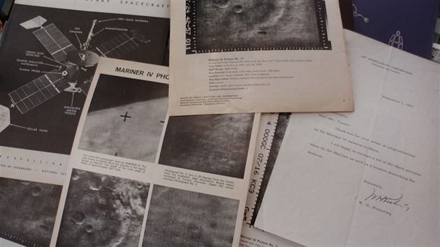Fotografie, publikace a osobní dopisy od profesora Pickeringa po půlstoletí opět na pracovním stole Pavla Toufara.