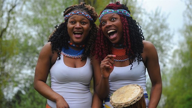 Skupina Iyasa ze Zimbabwe bude jednou z hlavnch hvzd africkho festivalu ve dvorsk zoo.